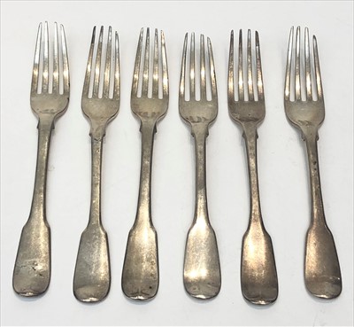 Lot 2113 - Six various Georgian silver fiddle pattern...