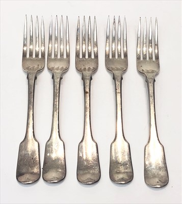 Lot 2115 - A set of five Georgian silver fiddle pattern...