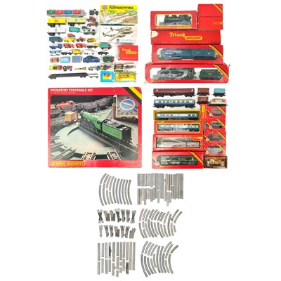 Lot 509 - OO Gauge model railways etc in 4 boxes/trays
