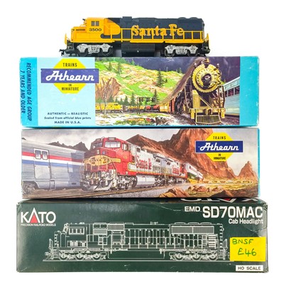 Lot 517 - American Railroad OO/HO scale BNSF & Santa Fee (x4 items)