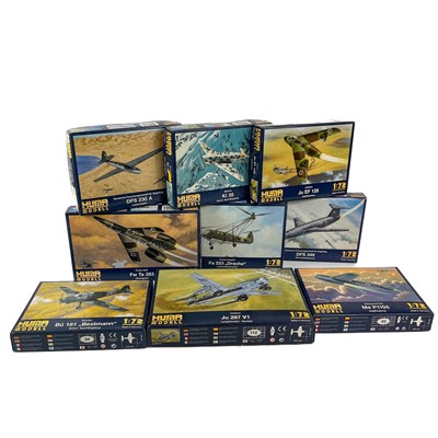 Lot 730 - Unmade model kits - Huma Model 1:72 x 9
