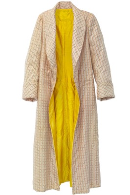 Lot 302 - A Gentleman's silk Banyan dressing gown