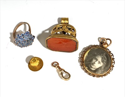Lot 2480 - A 9ct gold blue stone set ring, a large gilt...