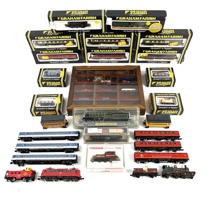 Lot 545 - "N" Gauge Railway by Graham Farish, Lima, Fleischmann