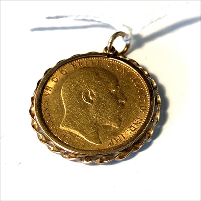 Lot 2652 - Sovereign pendant
