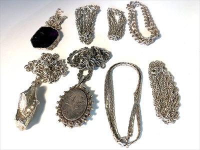 Lot 2658 - Silver chains and lockets