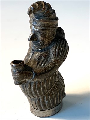 Lot 2640 - Mr Punch vesta