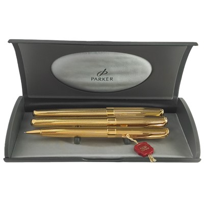 Lot 535 - A Parker Sonnet fountain pen with 18k gold nib.