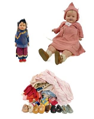 Lot 784 - Dolls and dolls clothing