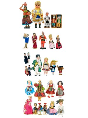 Lot 785 - Costume dolls of the World (x 20 plus)