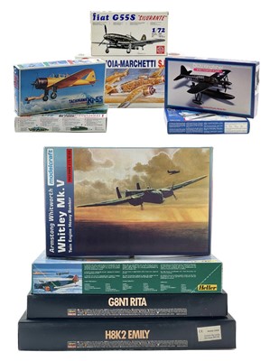 Lot 798 - Un-made model kits 1:72 x 10 by Hasegawa, Supermodel etc
