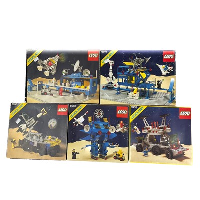 Lot 805 - Lego - Space System - Legoland (x 5 larger sets)