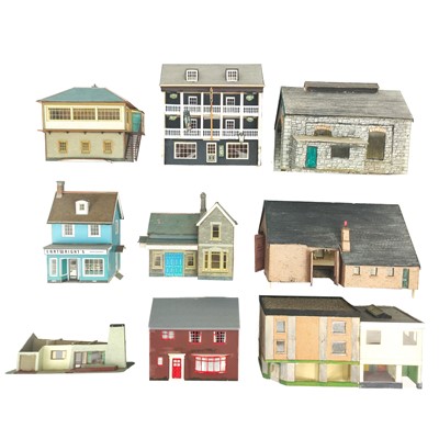 Lot 672 - Model Railway Accessories 00 Gauge including scenery, buildings, trees and model kits
