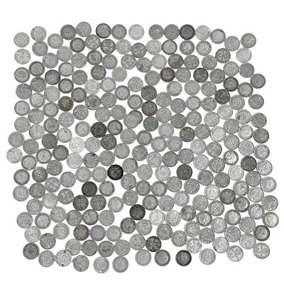 Lot 104 - Great Britain pre 1947 silver coinage - 3d coins