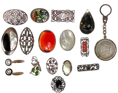 Lot 518 - A selection of 925 silver brooches.
