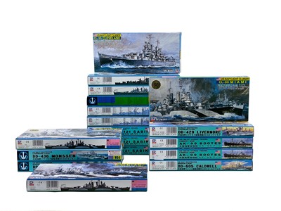 Lot 837 - Boxed un-made plastic model kits x18, some duplication