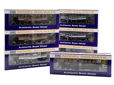 Lot 581 - Cornwall Interest - Dapol "00" "Silver Bullet" boxed ECC China Clay wagons (x7)