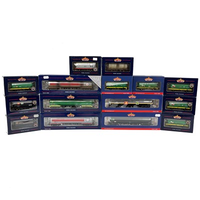 Lot 597 - Bachmann "00" 100 Ton Tea & TTA Tank Wagons (x15 wagons in total)