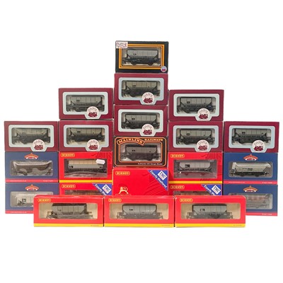 Lot 605 - B.R. "00" 20, 21 & 26 Ton Hopper Wagons (x24)