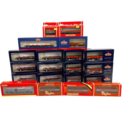 Lot 608 - Bachmann & Hornby BR rail freight livery era "00" wagons (x20)