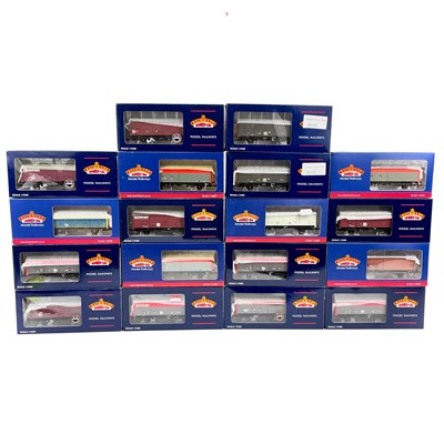 Lot 619H - Bachmann 29 and 35 Ton VAA, VBA and VDA sliding door box vans (x18)