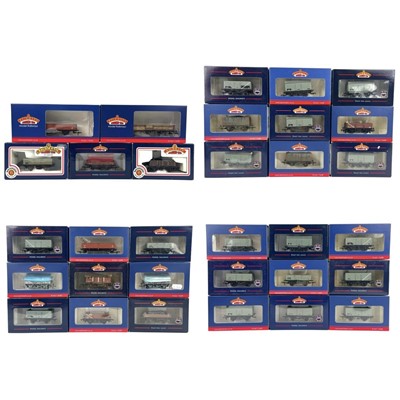 Lot 619O - Bachmann "00" 3 to 9 wooden plank open wagons including tube etc wagons (x32)