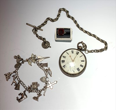 Lot 2552 - A silver cased key wind pocket watch and...