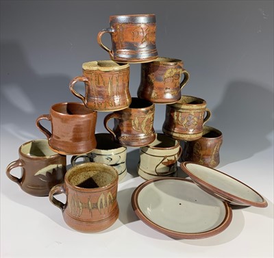 Lot 1495 - A quantity of studio pottery, including Crowan...