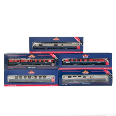 Lot 620I - Bachmann "00" blue/red research/laboratory/engineers vehicles in 5 x twin packs i.e. 10 vehicles
