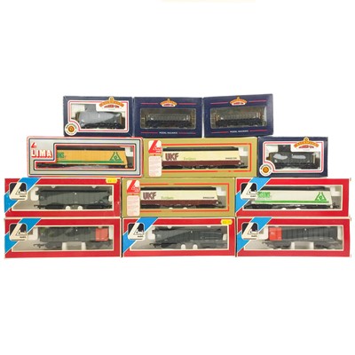 Lot 619V - Lima / Bachmann "00" PWA vans, PTA Hoppers, MEA / MFA mineral wagons (x12)