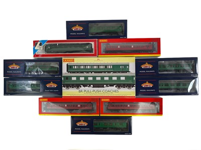 Lot 621B - Bachmann / Hornby / Lima "00" BR ex LSWR / Southern Railway Coaches (x12 coaches)
