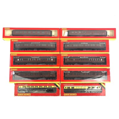 Lot 621C - Hornby "00" GWR and BR (ex GWR) carriages (x10)