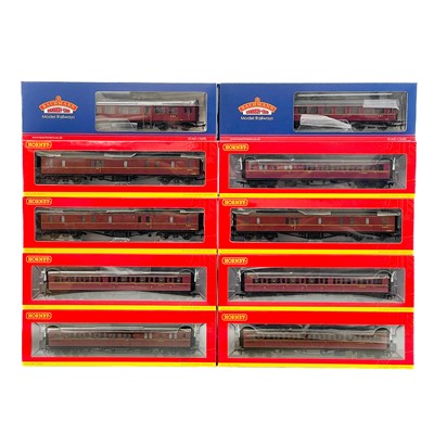 Lot 621K - Bachmann / Hornby "00" Maroon BR (WR) / Ex GWR coaches (x10 coaches)