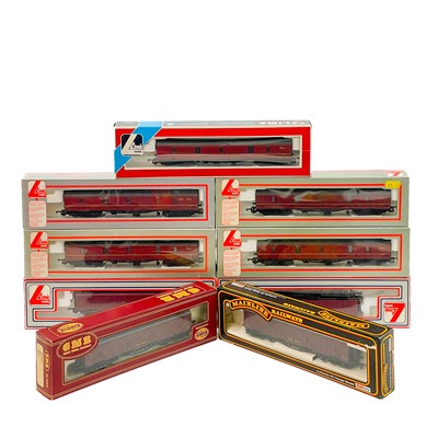 Lot 622A - Lima etc "00" BR WR / ex GWR Parcels / Passenger / GUVs (x9)