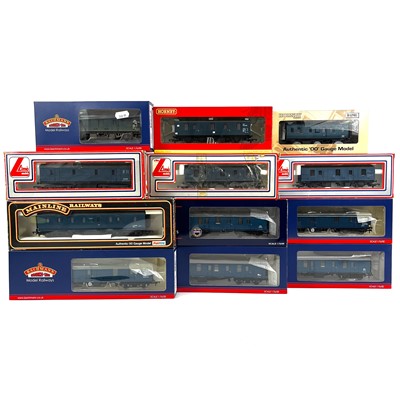 Lot 622E - Bachmann / Hornby / Dapol / Lima etc GUV / NCV / NKV Rail blue livery vans etc (x12)