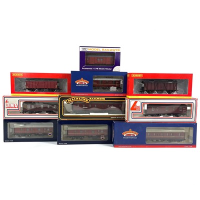 Lot 622F - Bachmann / Hornby / Lima etc BR Maroon Parcels / CCT vehicles etc (x10)