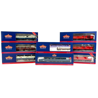 Lot 622I - Bachmann Royal Mail Mark 1 vehicles plus Royal Train Coach & Mark 2 special coaches (x9)