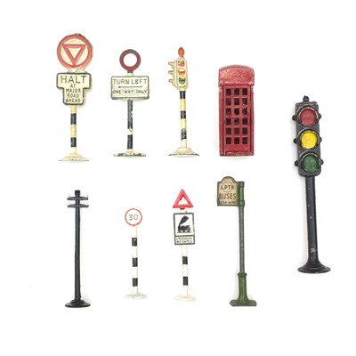 Lot 883G - Gilco and Charbens road signs / traffic lights etc.