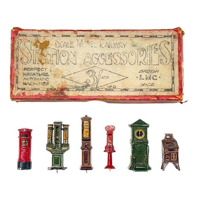 Lot 663 - Leeds Model Company "0" gauge station vending machines etc.