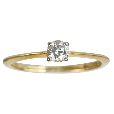Lot 131 - An 18ct 0.20ct diamond solitaire ring.