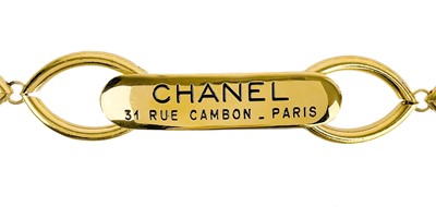 Lot 522 - A Chanel 1980's 24ct gold-plated open link belt.