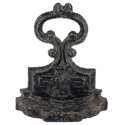 Lot 32 - A cast iron doorstop.