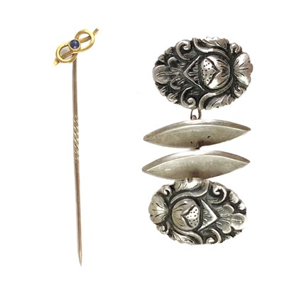 Lot 25 - A 15ct sapphire set stick pin and a pair of silver cufflinks.