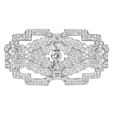 Lot 130 - An exquisite Art Deco platinum diamond set brooch.