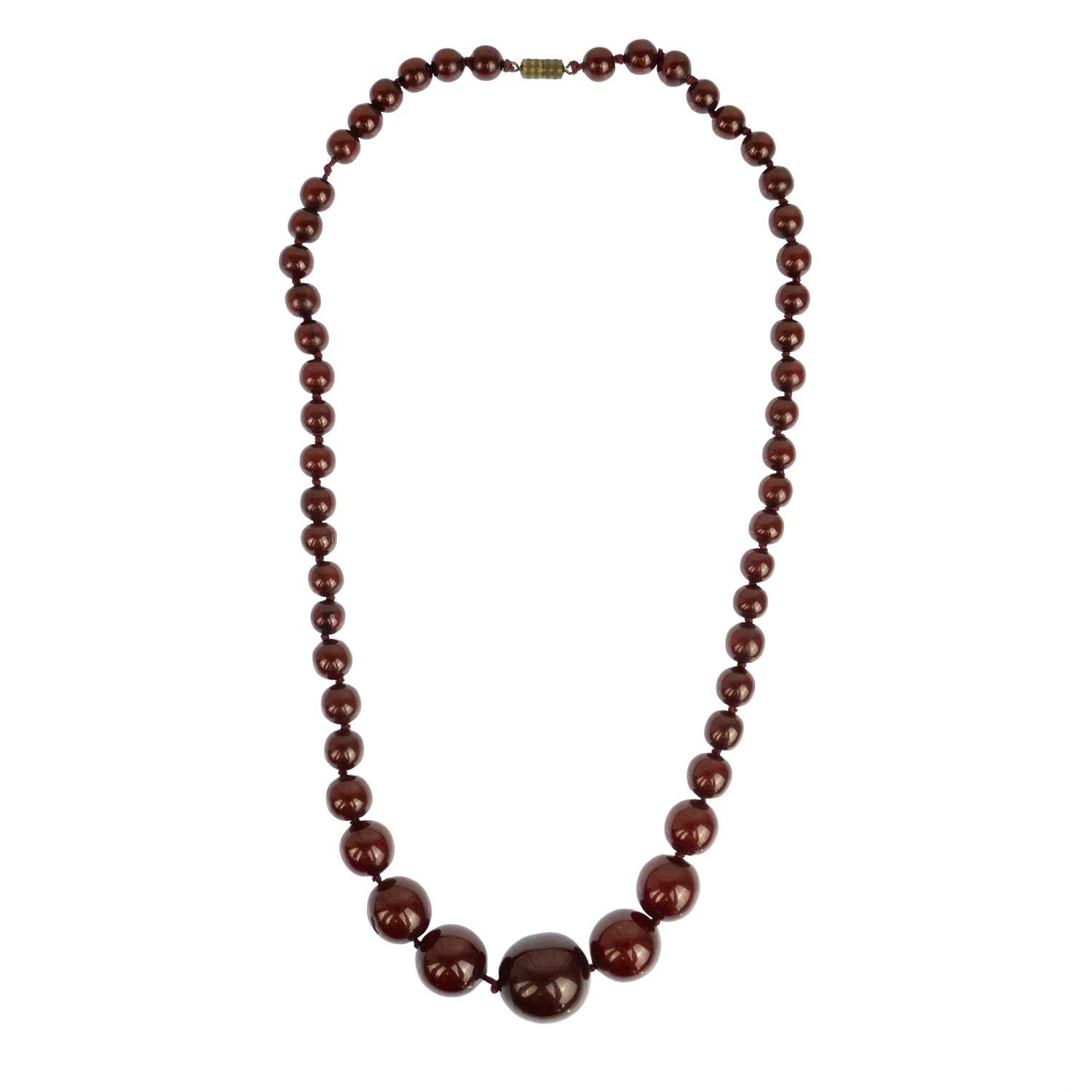 Lot 231 - A cherry amber bakelite necklace.
