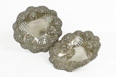 Lot 31 - An Edwardian pair of Scottish silver bon bon dishes by Brook & Son.
