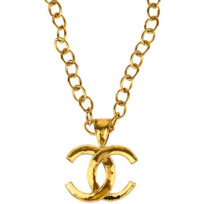 Lot 457 - A Chanel 24ct gold-plated large CC pendant necklace, circa 1994.