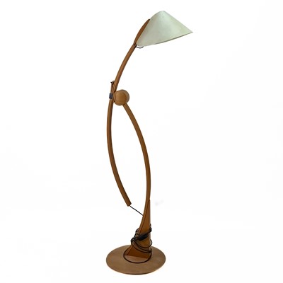 Lot 11 - Mario Vivaldi for Domus Pollo adjustable beech floor lamp.