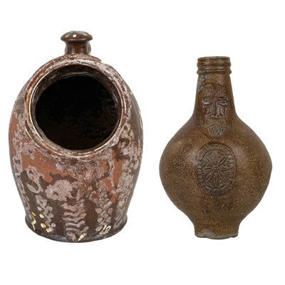 Lot 58 - A slipware salt pig.