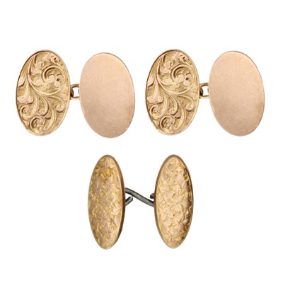 Lot 121 - A 9ct pair of oval cufflinks.